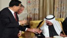 پادشاه عربستان خطاب به احمدی نژاد: آیا من شراب می‌خورم؟!